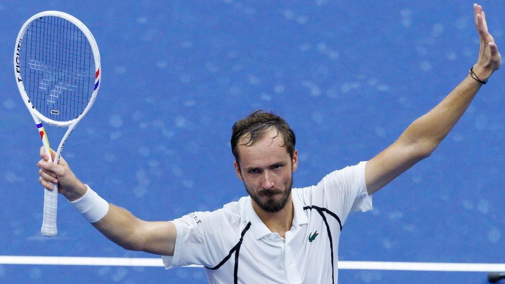 Medvedev back on track with easy US Open win