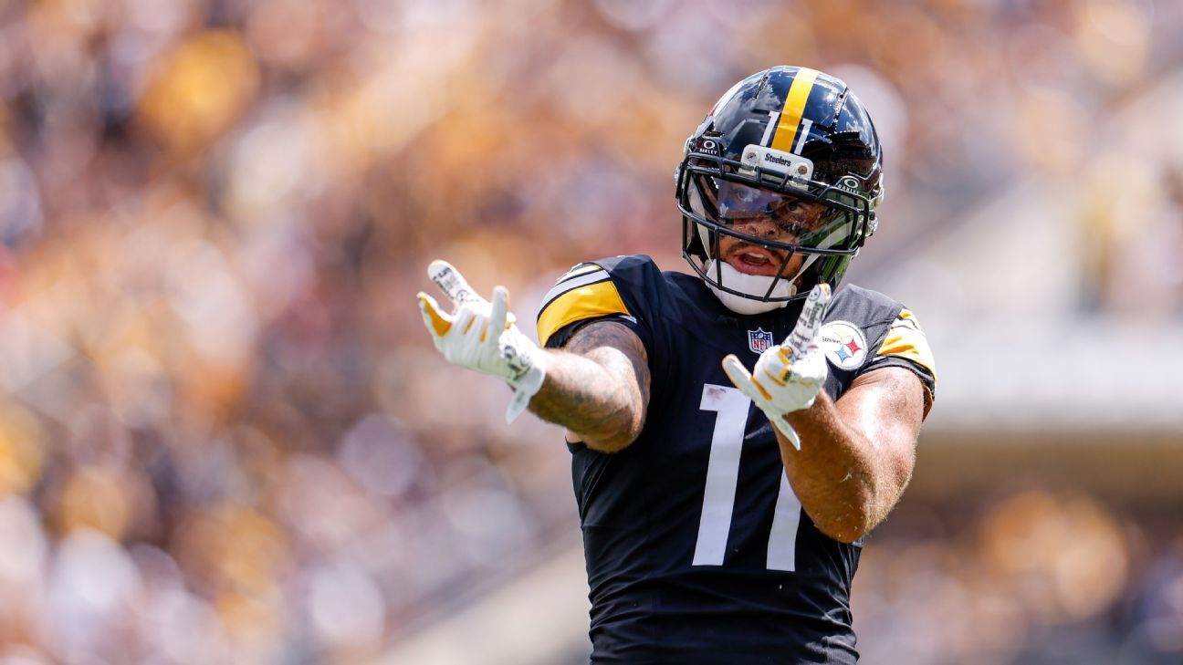 Steelers descartan a WR Pittman (pie) vs Pats