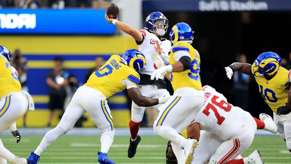 Dart's injury hinders Giants as Stafford, Rams pick up MNF win