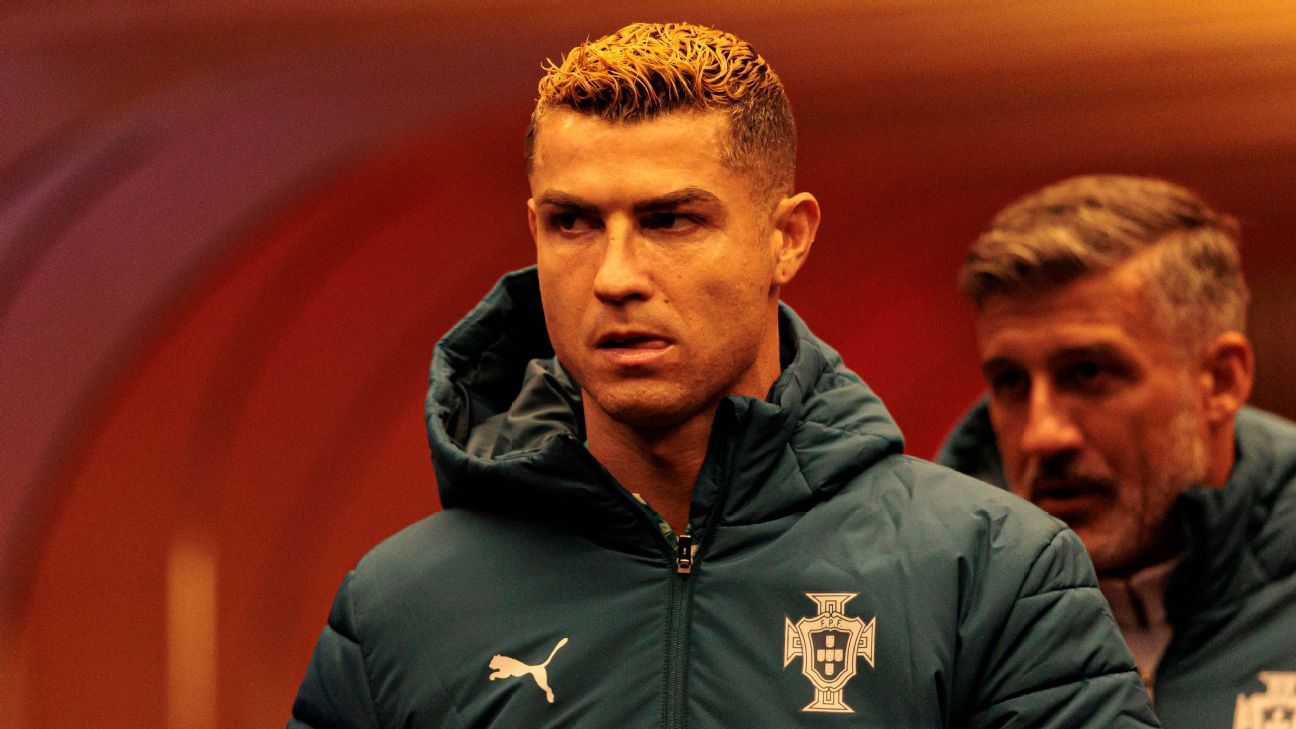 Cristiano Ronaldo leaves Portugal camp after being benched