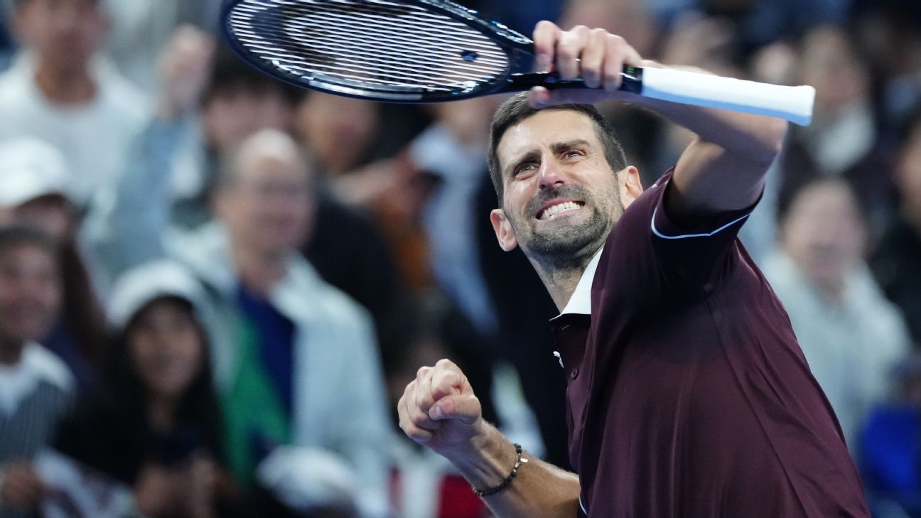 Djokovic vence após tempo médico e mantém invencibilidade de 31-0 no China Open