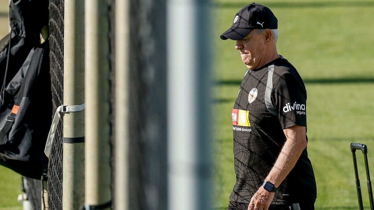 Photo: ESPN Deportes Javier Aguirre descarta hablar sobre la visita de Tarek Sebiat