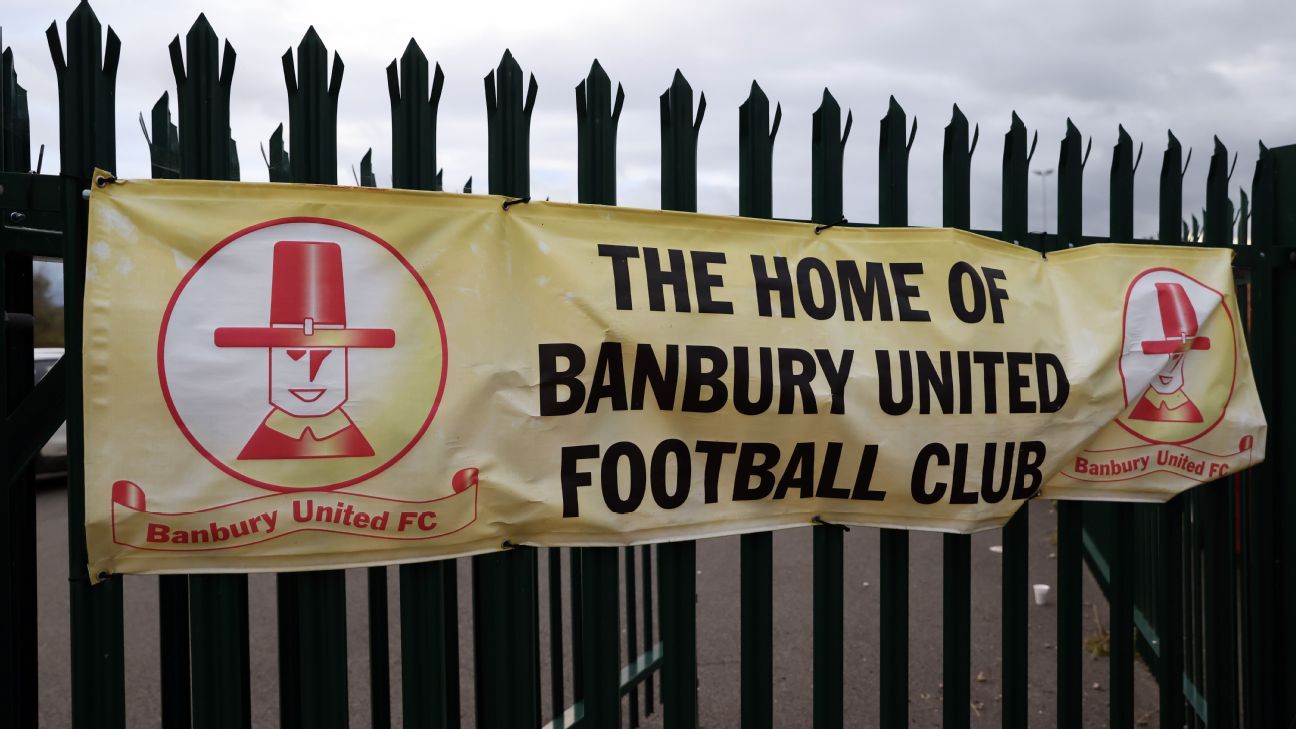 Banbury United apologise over 'beyond acceptable' strip show - ESPN