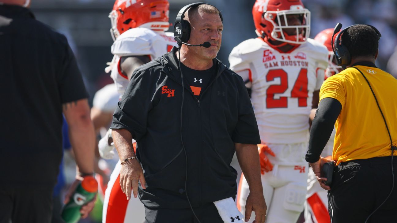 Sam Houston fires coach Phil Longo after 3-17 record