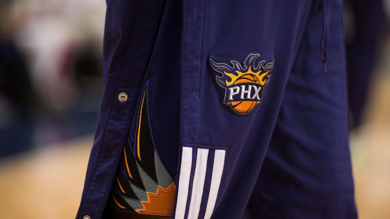 Fontes dizem que o Suns pegou três escolhas de draft de segunda rodada do Grizzlies
