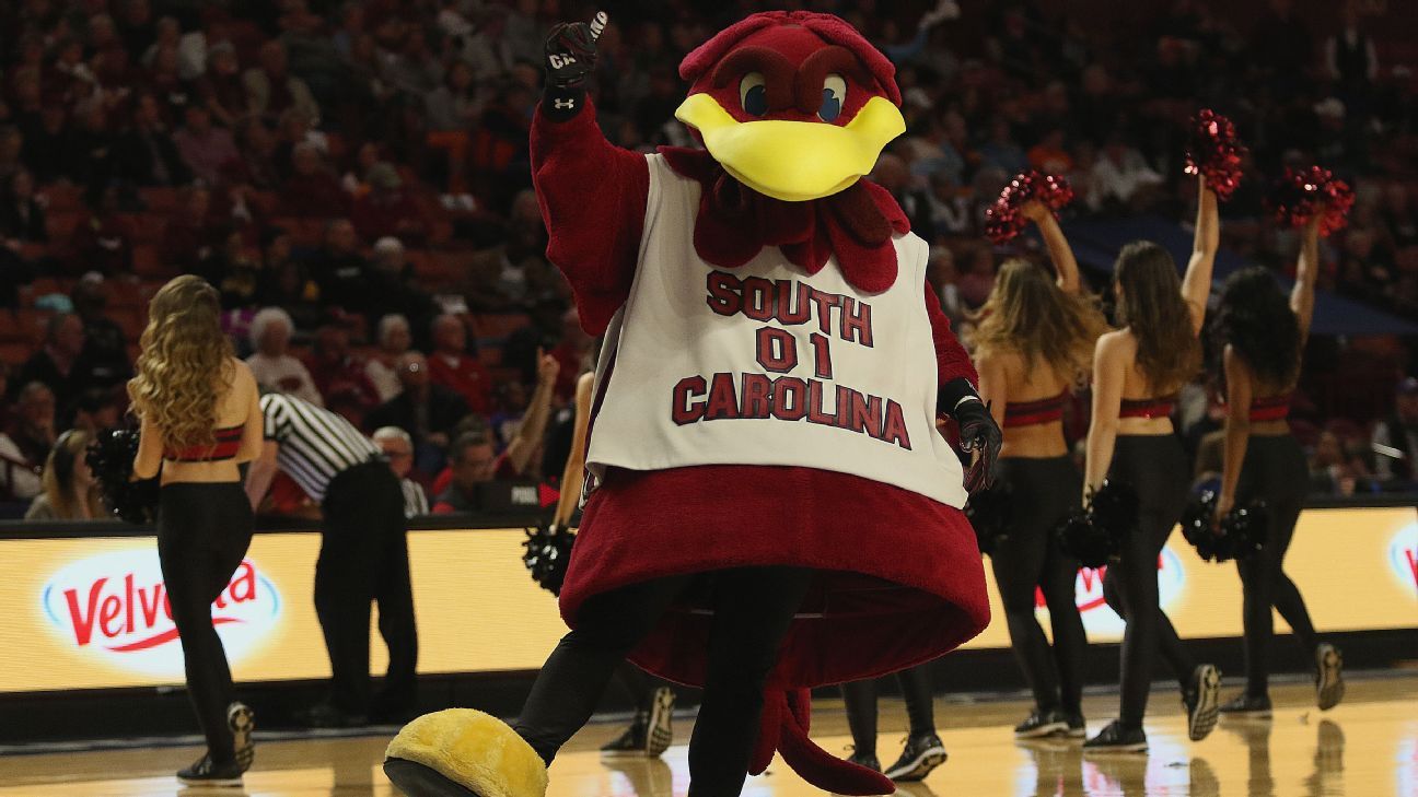 Carolina Selatan tetap No. 1 di Top 25 jajak pendapat bola basket wanita sementara 8 sekolah top 10 lainnya shuffle