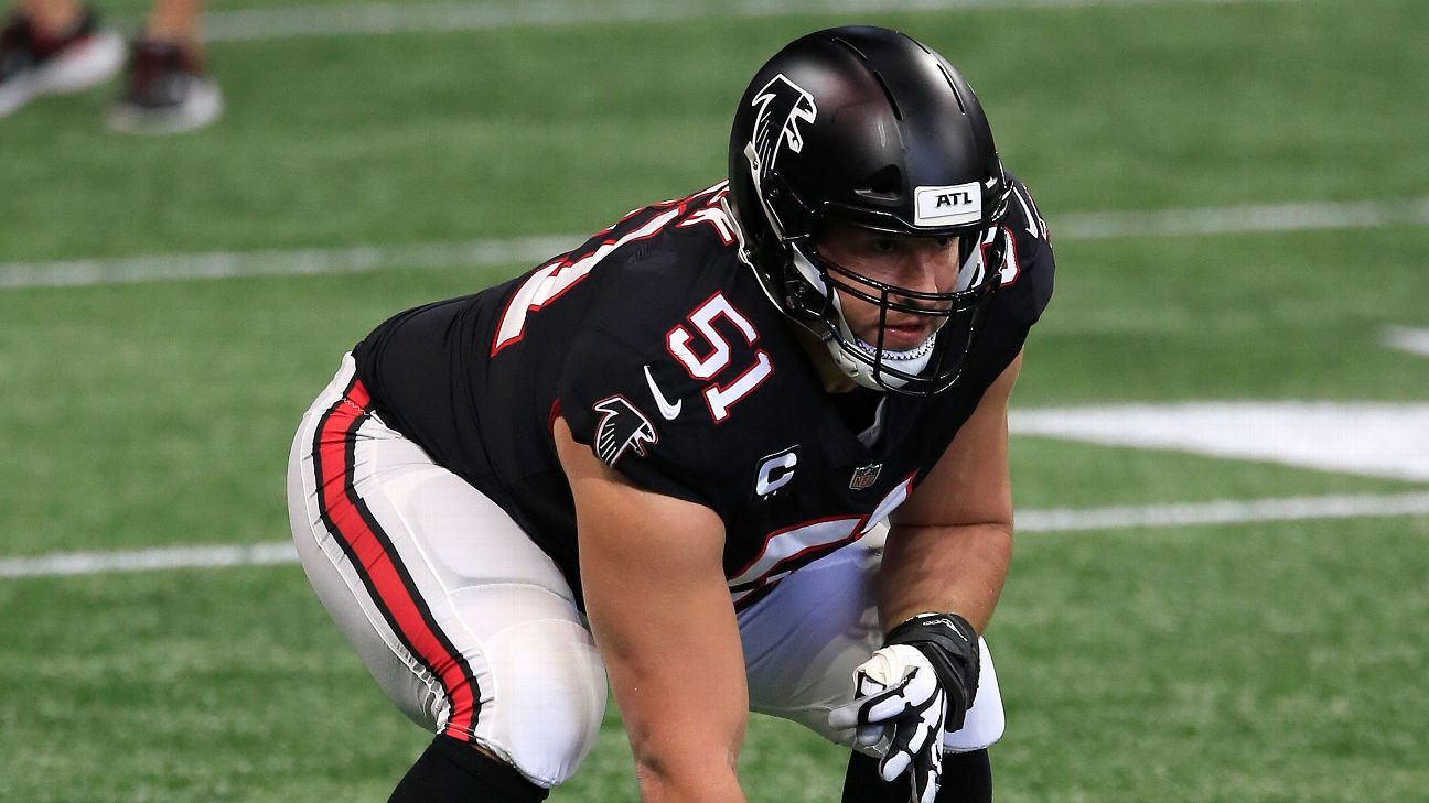 The San Francisco 49ers sign Pro Bowl center Alex Mack for a three-year contract