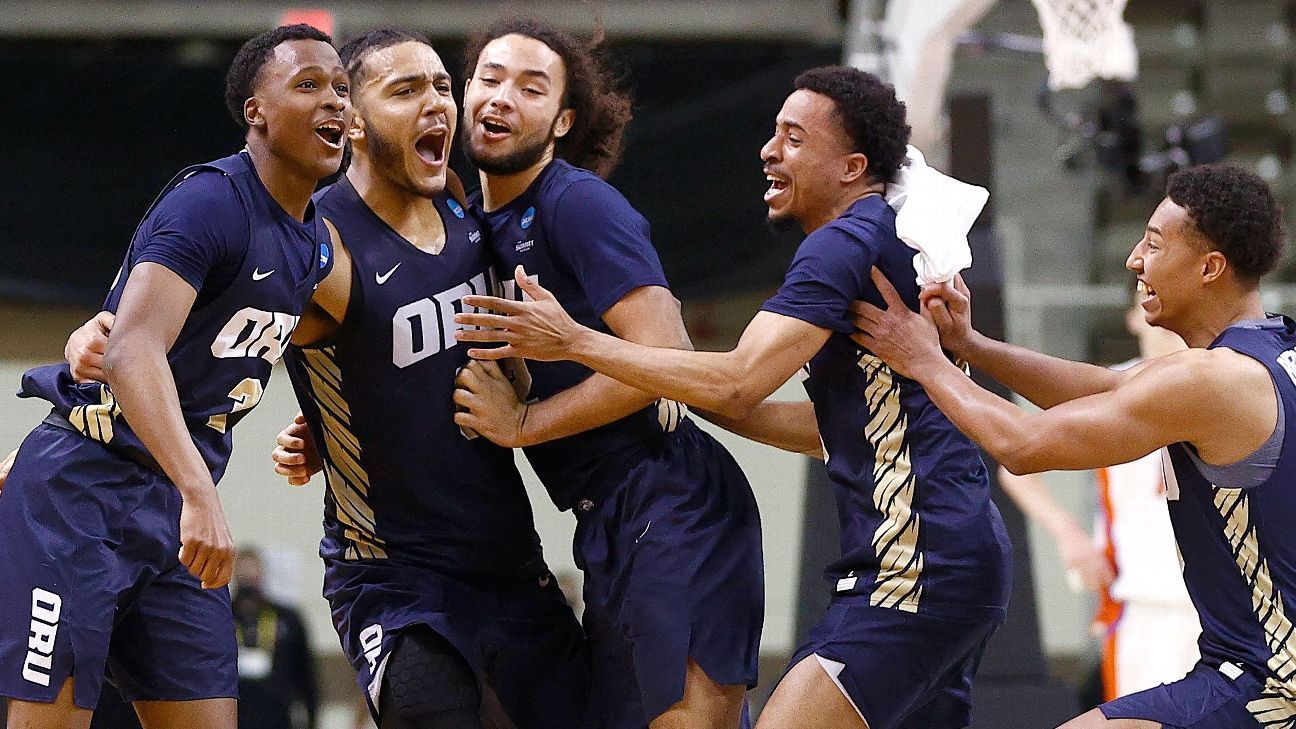 Oral Roberts kicks off another turnaround, this time against Florida, to become the second head-of-15 to reach Sweet 16