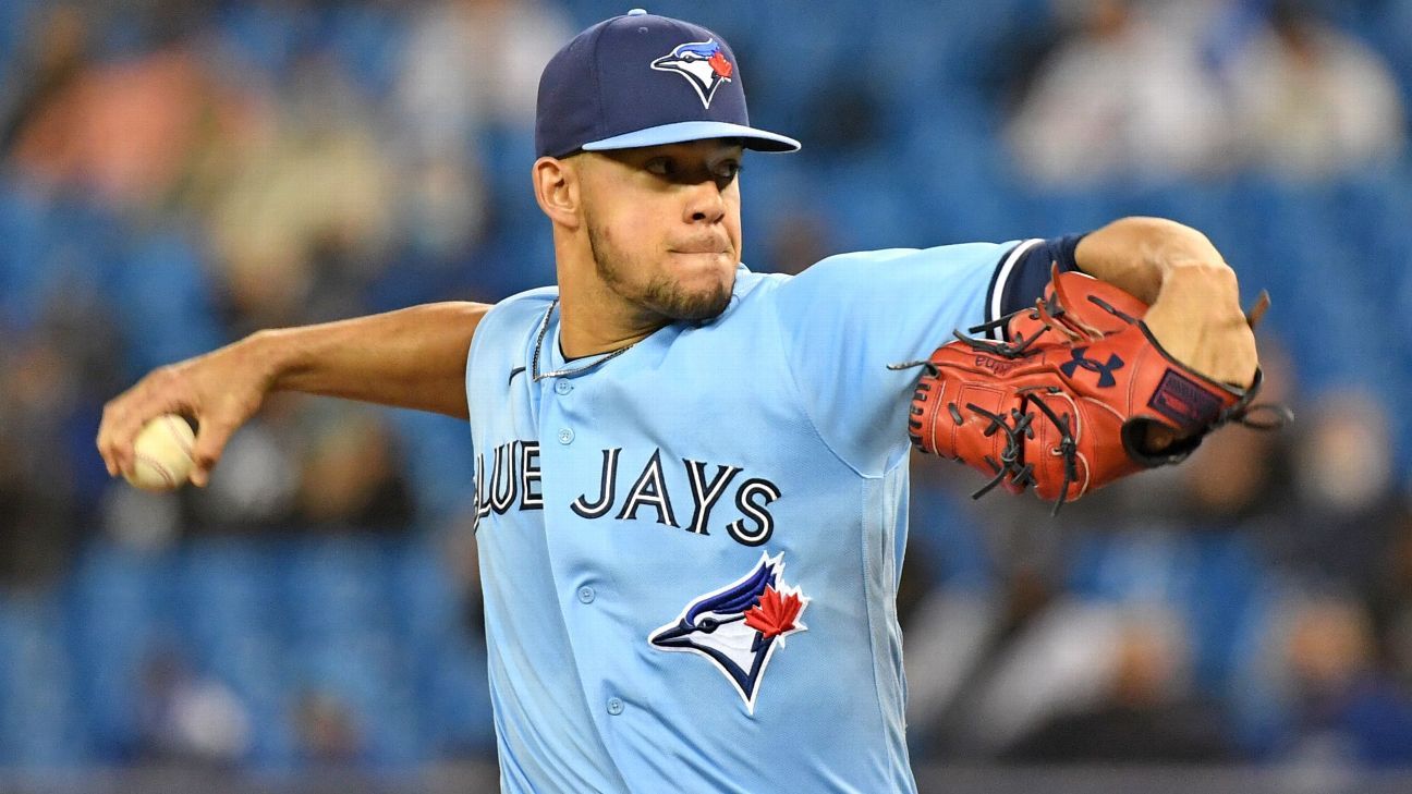 <div>Berrios 'comfortable' to re-sign with Blue Jays</div>