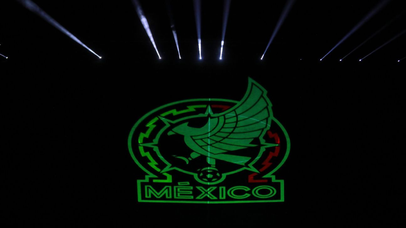 Meksiko mengungkapkan lambang yang dirubah di tengah pertunjukan laser, tarian koreografi di Estadio Azteca