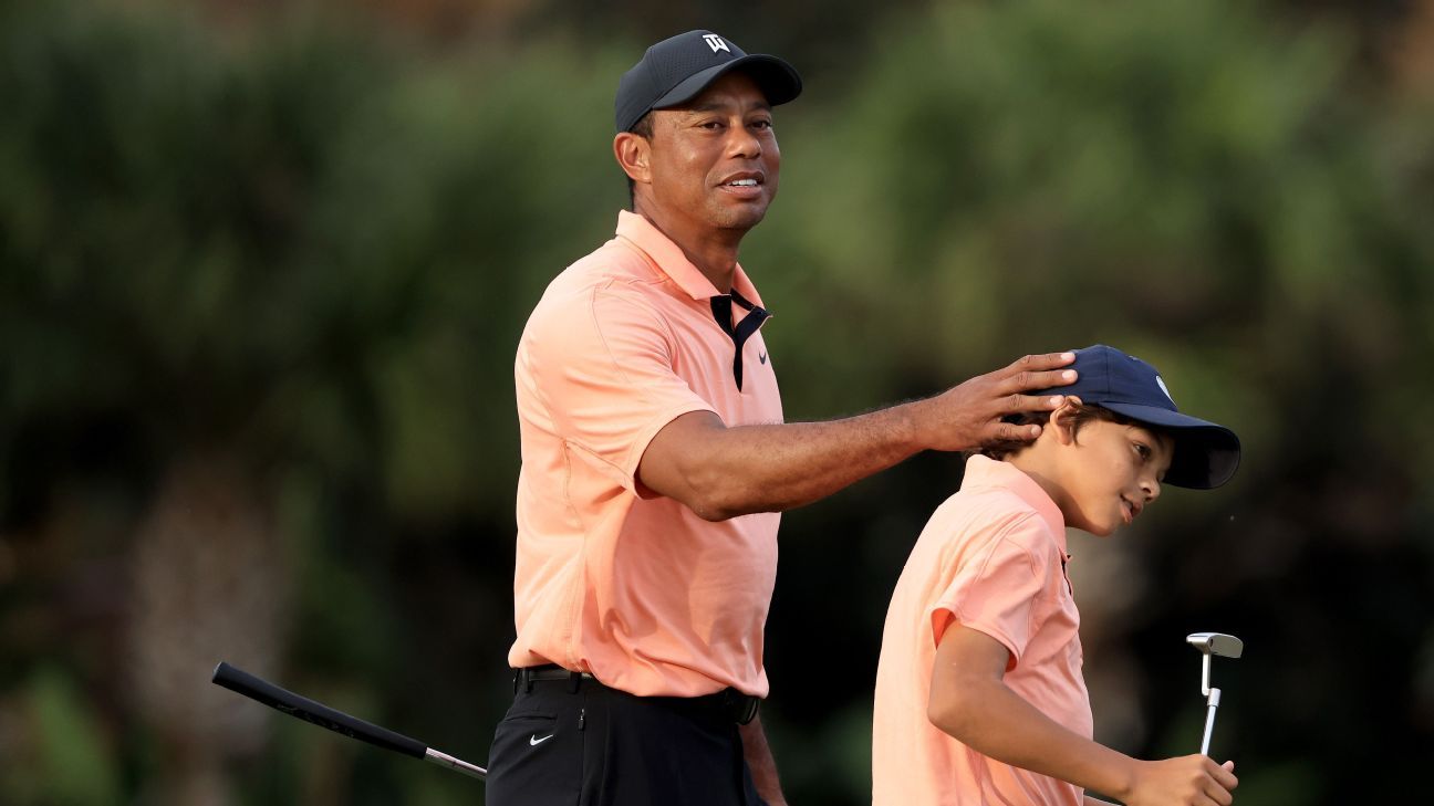 Tiger Woods shoots scramble 62 with son, Charlie, in first round of PNC Championship