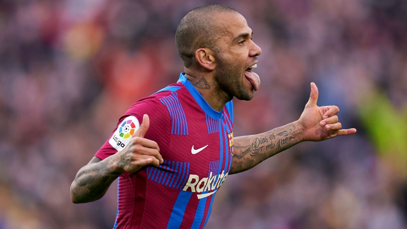 Photo of Oh what a night! Barca’s Alves records historic hat trick (of sorts)