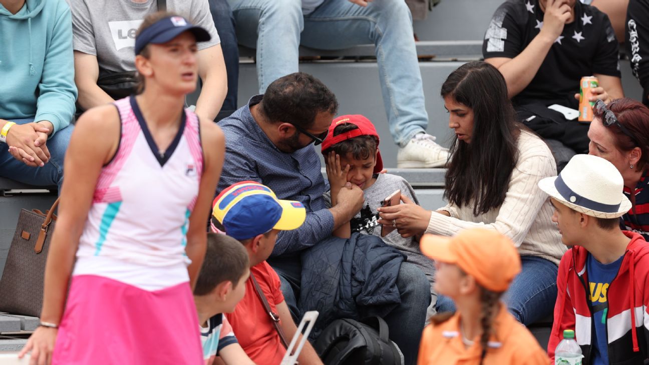 Le lancer de raquette d’Irina-Camelia Begu provoque un arrêt et un tollé à Roland-Garros