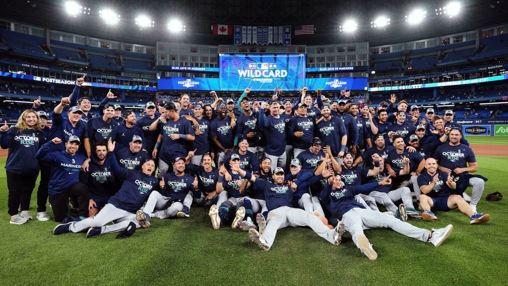 M's rally from 7 down to beat Jays, reach ALDS