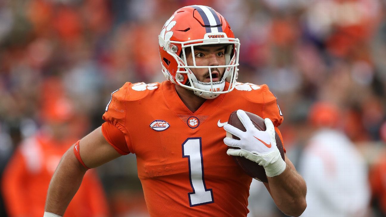 Source: Clemson star tailback Shipley out vs. ND