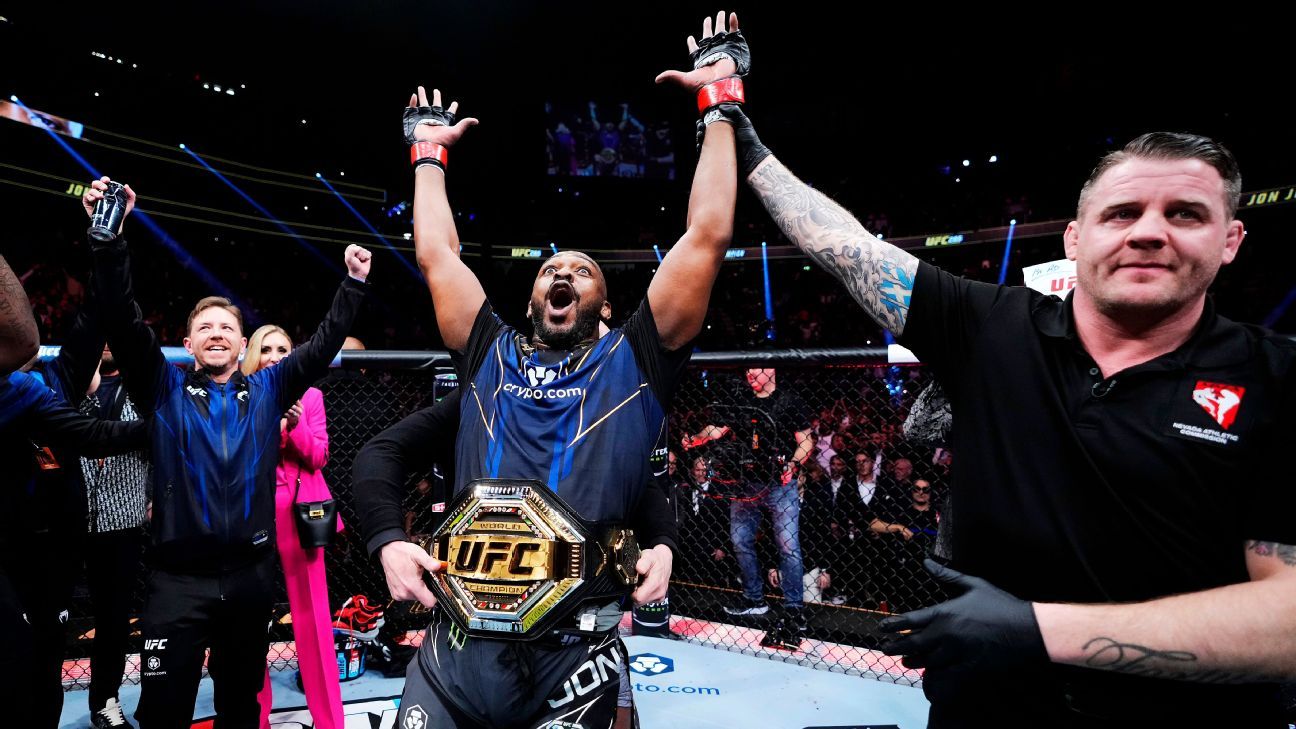 Photo of Jon Jones reicht Cyryl Gane ein, um den UFC-Schwergewichtstitel zu gewinnen