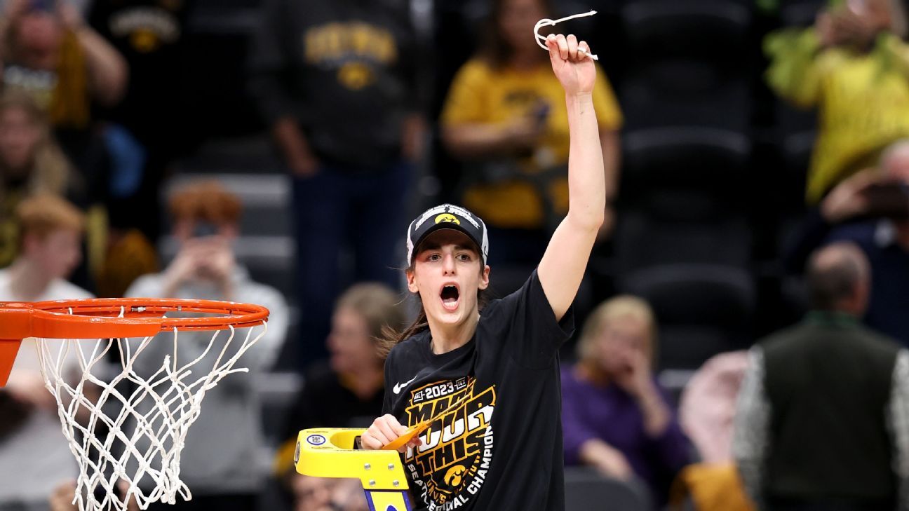 ‘The better the opponent, the better she plays’: Iowa’s Clark draws comparisons to Taurasi