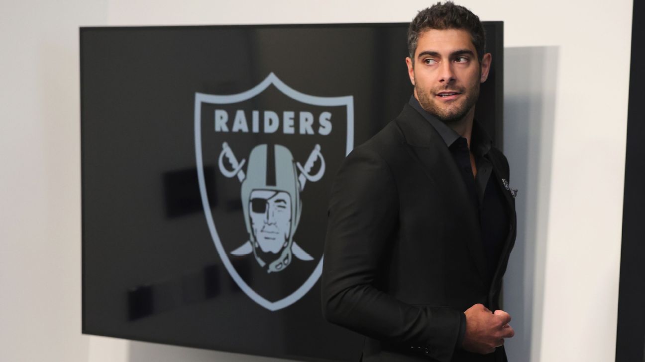 Source – Raiders QB Jimmy Garoppolo had foot surgery in March