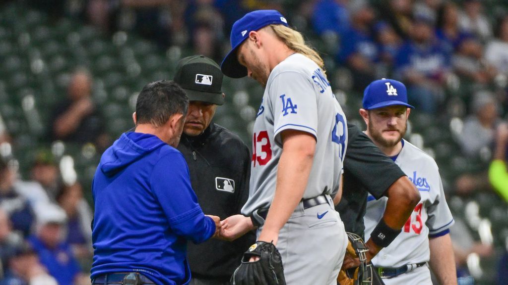 Syndergaard leaves after 1 inning with cut finger