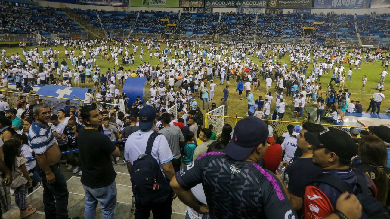 Co najmniej dziewięć osób zginęło w panice na stadionie w Salwadorze – poinformowała policja