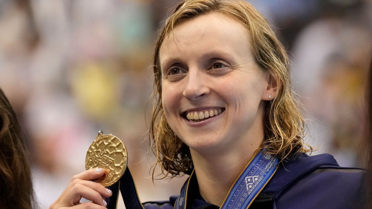 Katie Ledecky wins gold in the 1,500-meter freestyle at the World Aquatics Championships