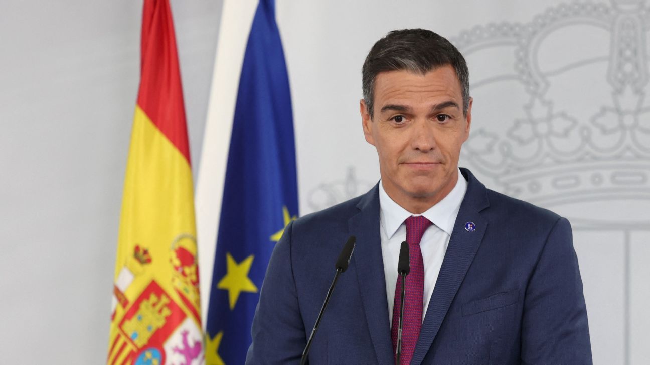 El presidente español critica a Rubiales por besar a un jugador