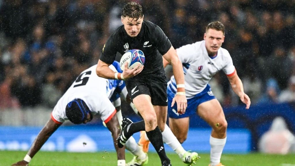 Beauton Barrett renews contract with New Zealand Rugby until 2027