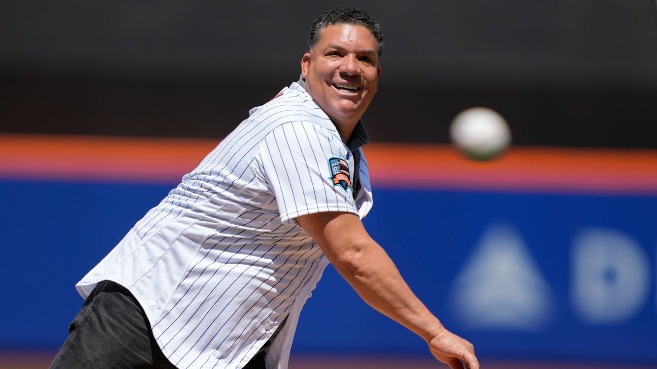 <div>Colón, 50, honored by Mets, says he's retiring</div>