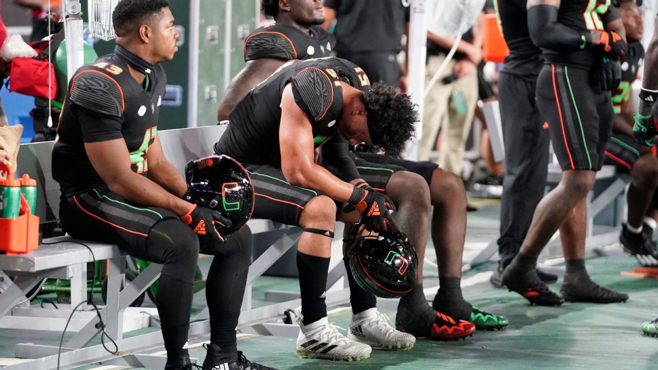 Miami opts not to kneel, loses on last-second TD
