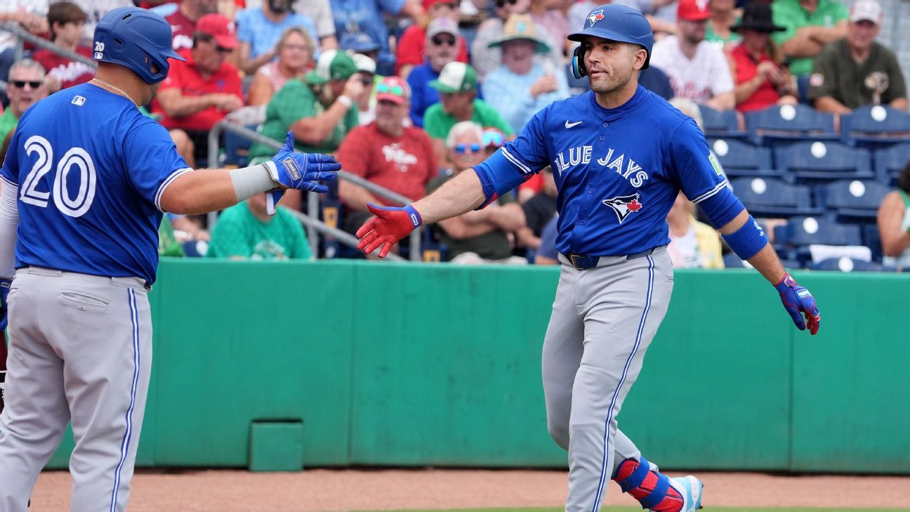 Votto homers on 1st pitch of Jays spring debut